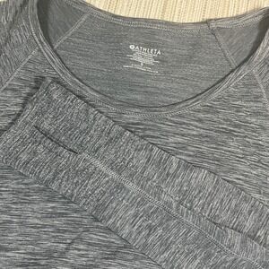 Athleta Long Sleeve Thumbhole Workout Top Heathered Gray Size Small Gym Tunic